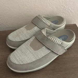 Women’s Orthofeet Louise Mule, Size 9.5 Wide