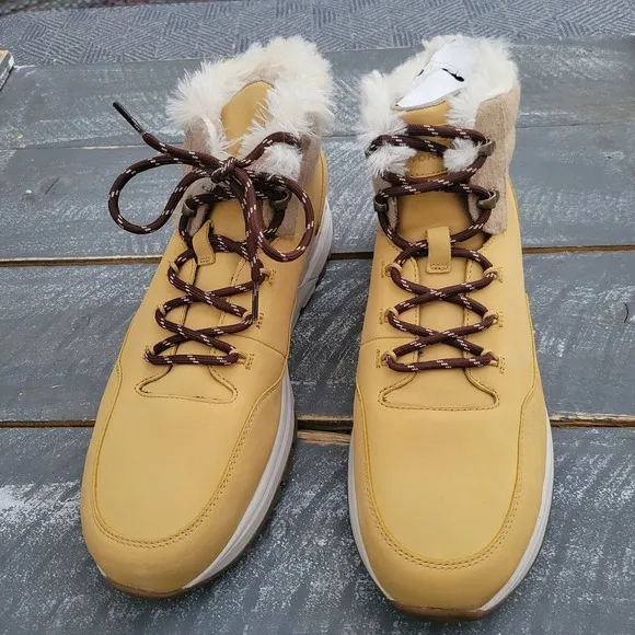 Women's Rockport Pulse Tech Safety Toe Work Boots Size 11.5 WIDE Natural Leather