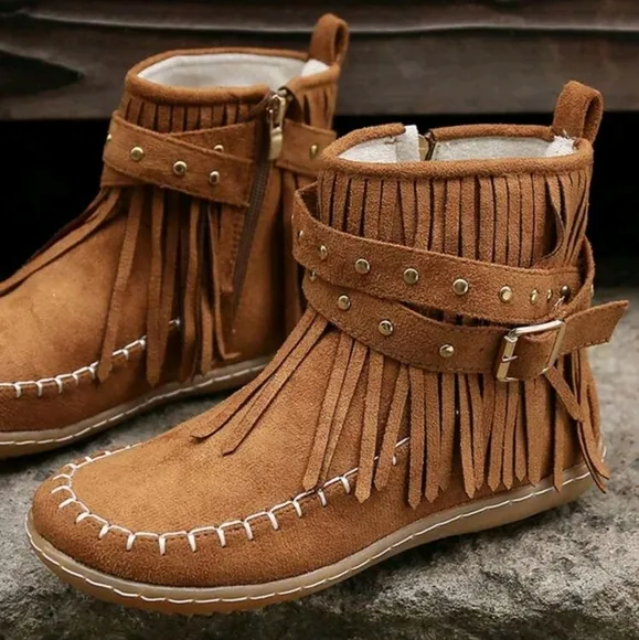 Women's Round Toe Fringe Studs Side Zipper Flat Fashion Boots