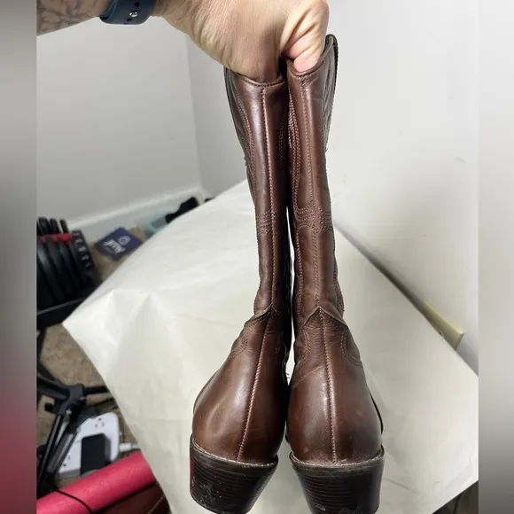 Womens sz 8M Matisse Chocolate Leather Point Toe Cowboy Western Pull Up Boots