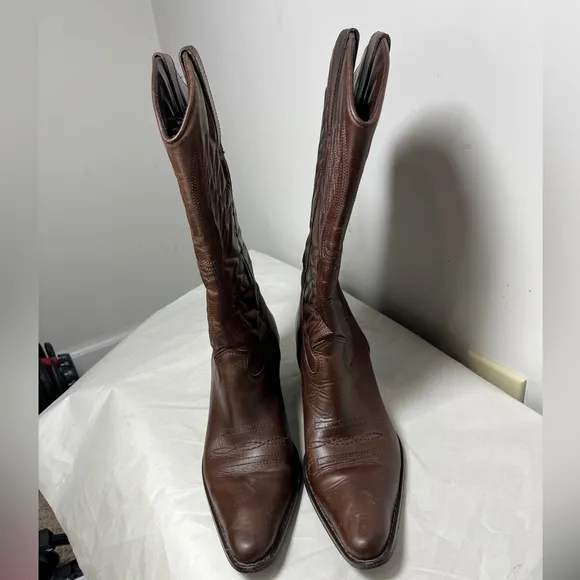 Womens sz 8M Matisse Chocolate Leather Point Toe Cowboy Western Pull Up Boots