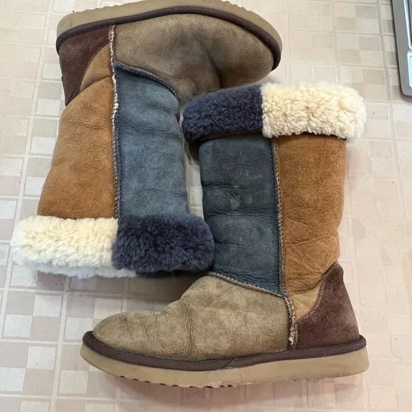Women’s Ugg Sz 6 Colorblock Classic Tall 5818 Boots Sheepskin Lined Pull On‎