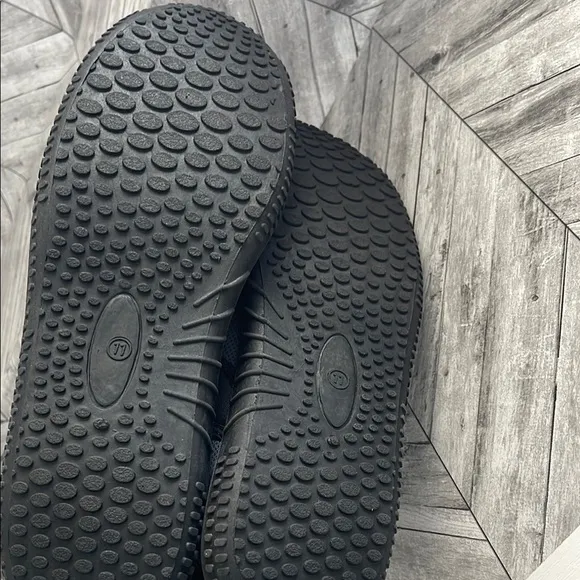 World Wide Sportsman Black Water Shoes for men