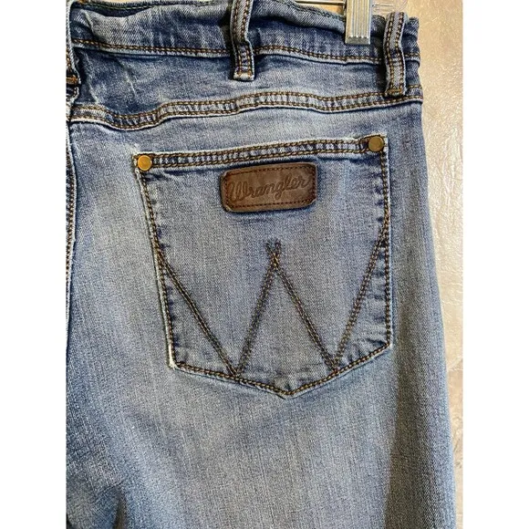 Wrangler Jeans Men's 35x32 Blue Slim Straight Retro Light Wash Low Rise