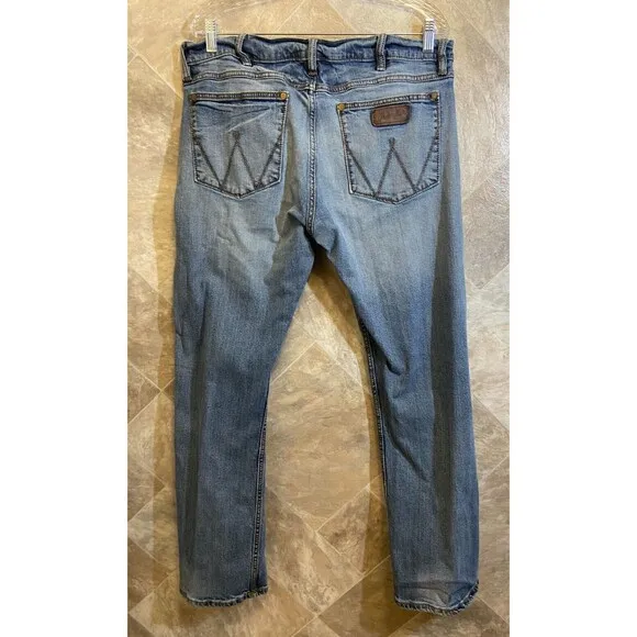 Wrangler Jeans Men's 35x32 Blue Slim Straight Retro Light Wash Low Rise