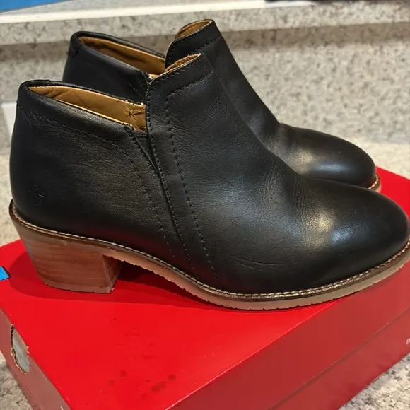 XENA Workwear Women's Black Leather GRAVITY WORK Boots -  Sz 7.5 or 38 EU