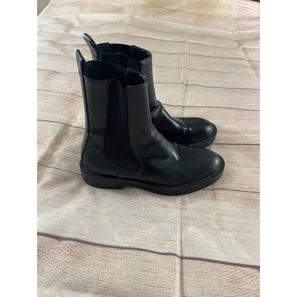 Zara Women's Black Flat Chelsea Classic Ankle Boots Pull On - 38 (US 7.5)