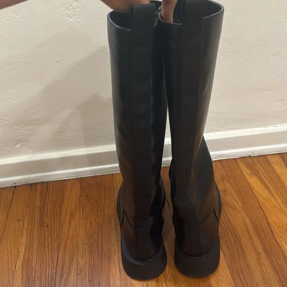 ZARA - WOMEN’S FLAT KNEE HIGH BOOTS - SIZE 7 1/2