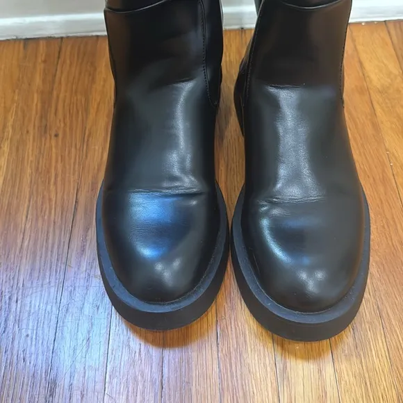 ZARA - WOMEN’S FLAT KNEE HIGH BOOTS - SIZE 7 1/2