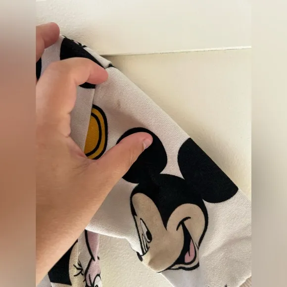Zara x Disney Mickey Minnie Mouse Donald Daffy Duck Sweatshirt Size 6-9‎ Months