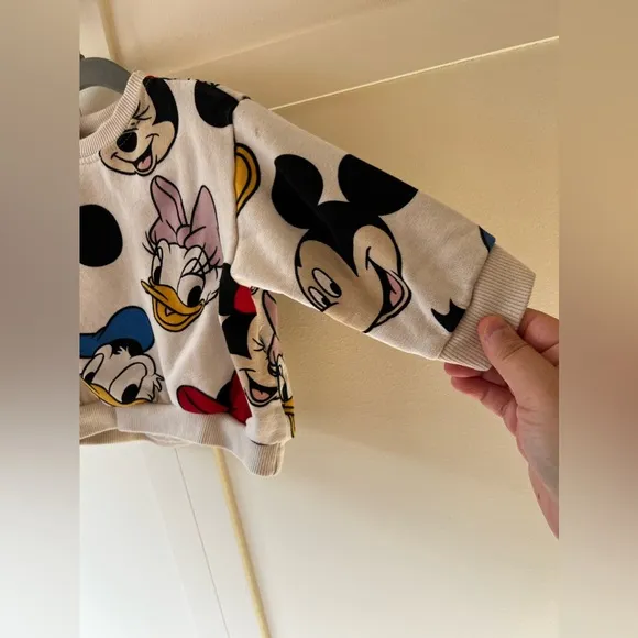 Zara x Disney Mickey Minnie Mouse Donald Daffy Duck Sweatshirt Size 6-9‎ Months