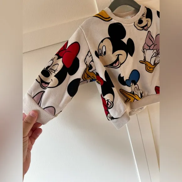 Zara x Disney Mickey Minnie Mouse Donald Daffy Duck Sweatshirt Size 6-9‎ Months