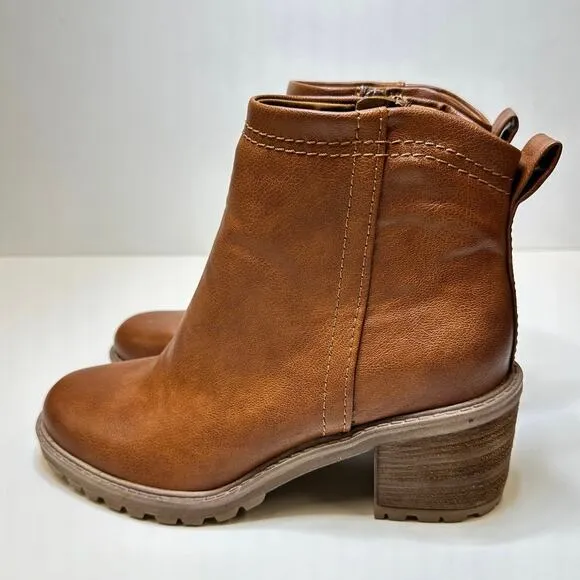 Zodiac Greyson Women's Lug-Sole Ankle Boots Sz 9 in Cognac