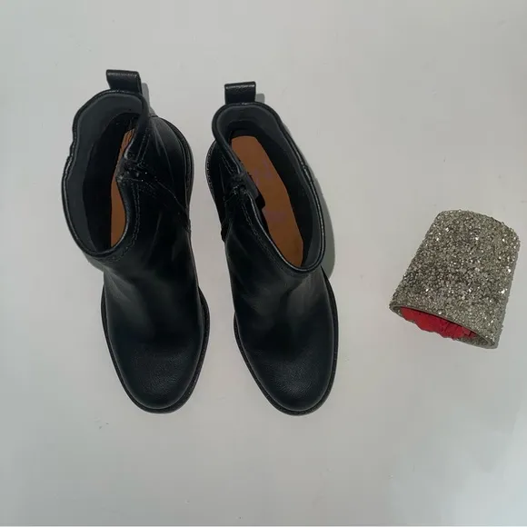 Zodiac Women's Black Greyson Lug-Sole Boots - New In Box- Size 8.5 - Reemoly