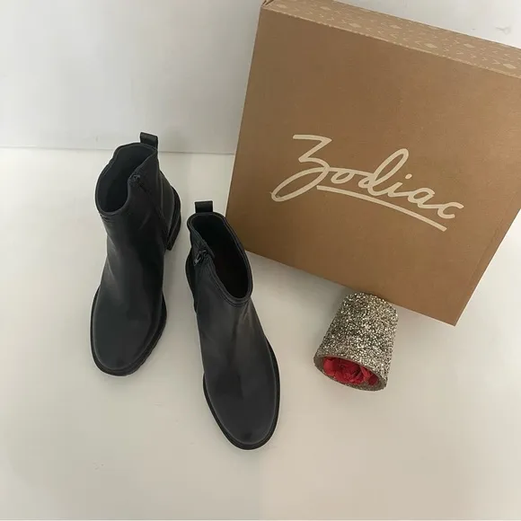 Zodiac Women's Black Greyson Lug-Sole Boots - New In Box- Size 8.5 - Reemoly