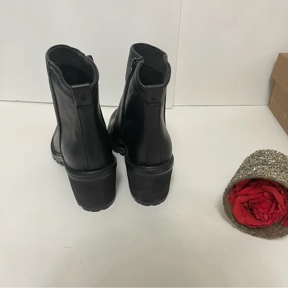 Zodiac Women's Black Greyson Lug-Sole Boots - New In Box- Size 8.5 - Reemoly